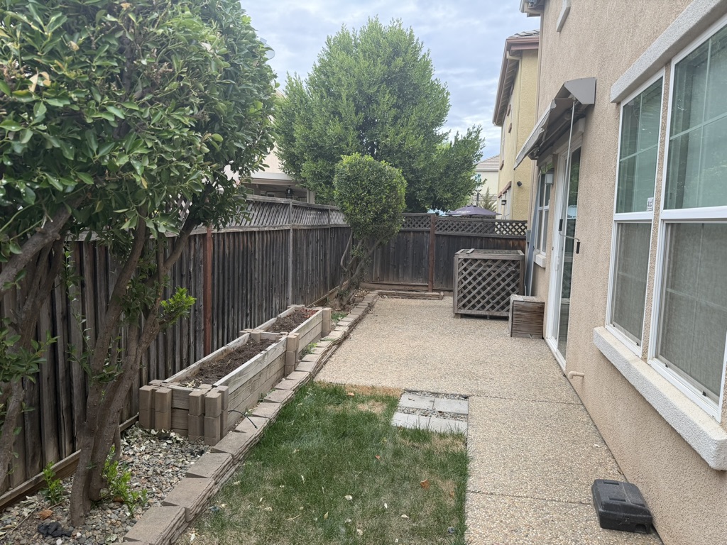 Original unaltered photo of 635 Equinox Loop, Lincoln, CA