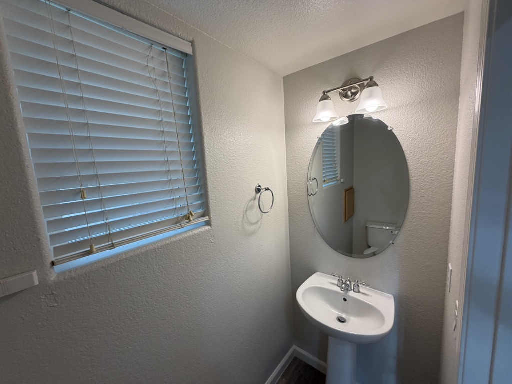 Original unaltered photo of 635 Equinox Loop, Lincoln, CA
